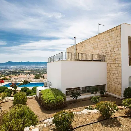 Villa Neo Latchi *